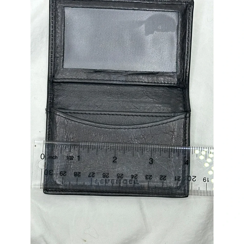 Levenger black leather credit card ikm logo embossed Small wallet